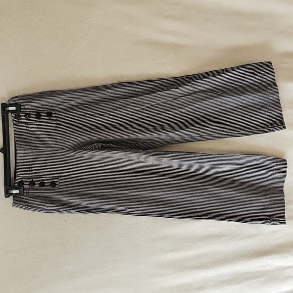 Larry Levine Pants - Larry Levine Sport Cotton Striped Sailor Capri Sz. 4P Coastal Grandmother